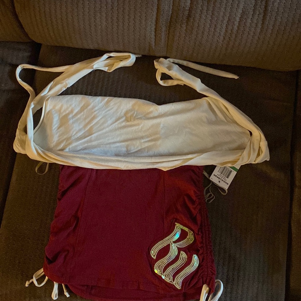 Red crop tie in the back